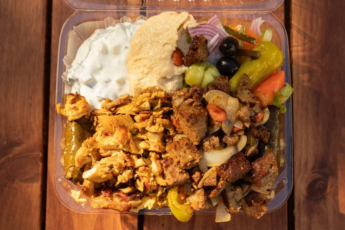 Chicken and lamb combo plate